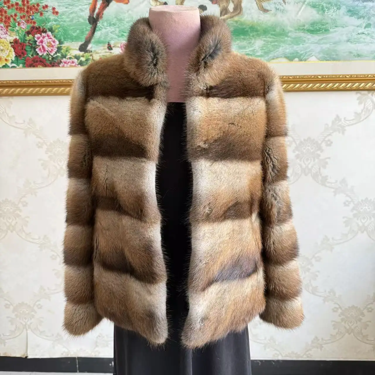 

New Chinese-style fur coat made of natural musk rat fur, women's short coat with a stand-up collar design, for autumn and winter