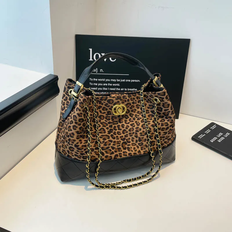 

1pc 2026 Trendy Leopard Print Bucket Bag for Women - Gold Metal Accent, Chain Strap, Multi-Color, Versatile Handheld & Crossbody