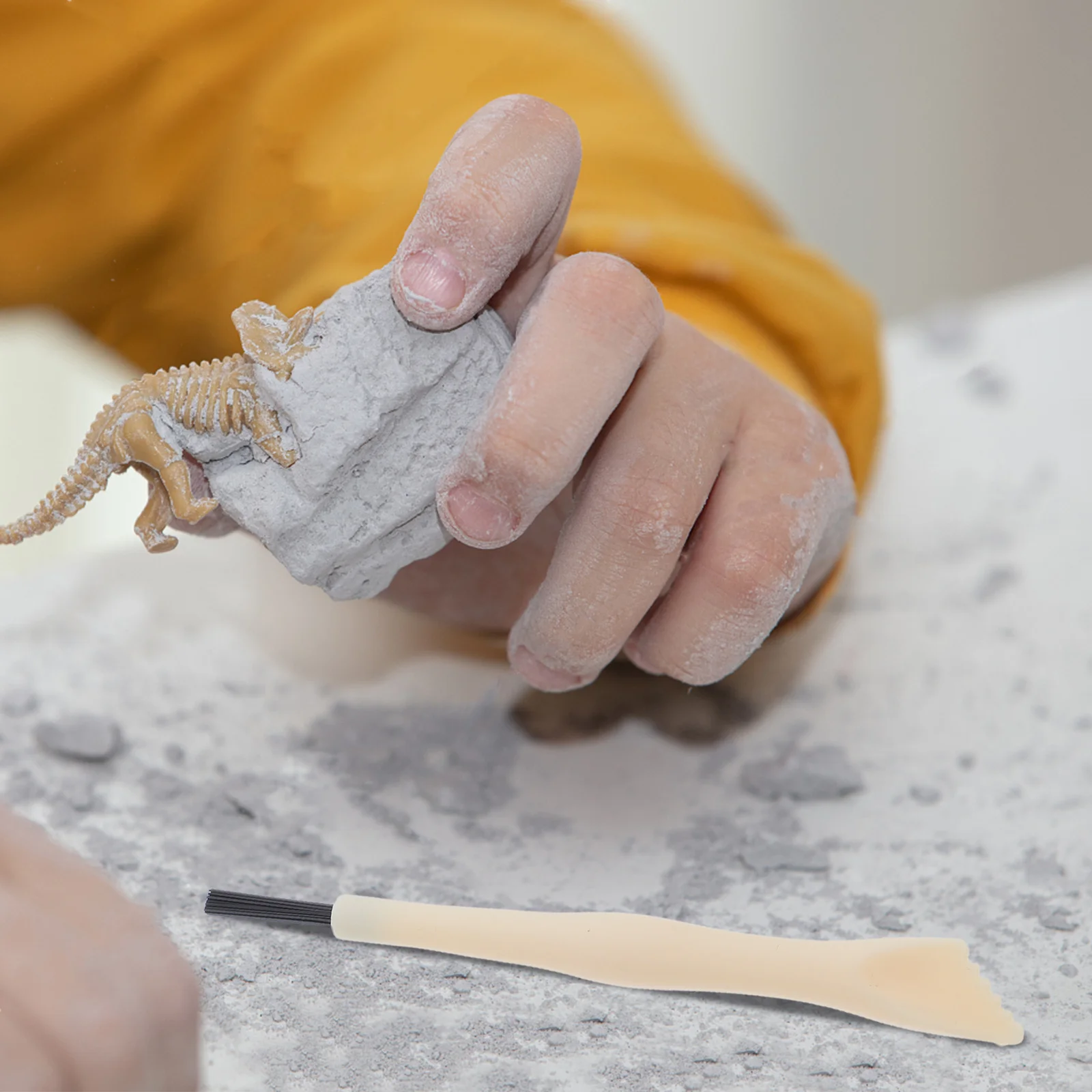 

Набор для детских археологических раскопок из 24 предметов: развивающий STEM-набор для изучения динозавров, интерактивный набор для раскопок с кисточками и зубилами