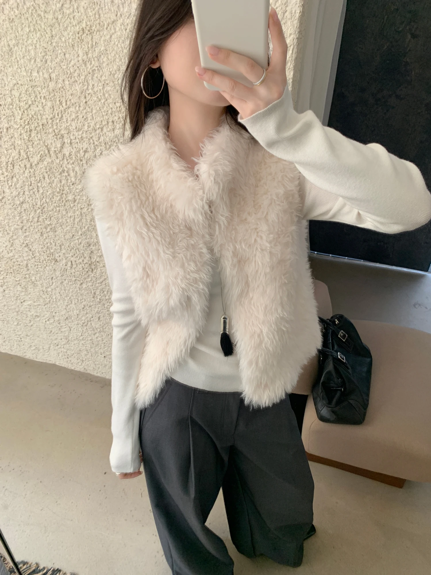 

2Colors SML Eco-Friendly Soft Faux Fur Vest Leather Simulation Environmental Protection for Women Sleeveless Vest Female (XY1491