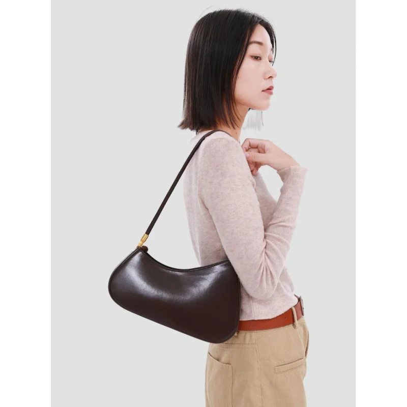 

2026Autumn and winter new fashion versatile underarm bag，Korean style simple and stylish single-shoulder handbag for women，Leath