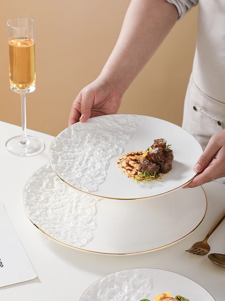 

Креативная большая круглая тарелка для стейка и пасты в западном стиле, для создания атмосферы ресторана, с простым дизайном и золотой окантовкой
