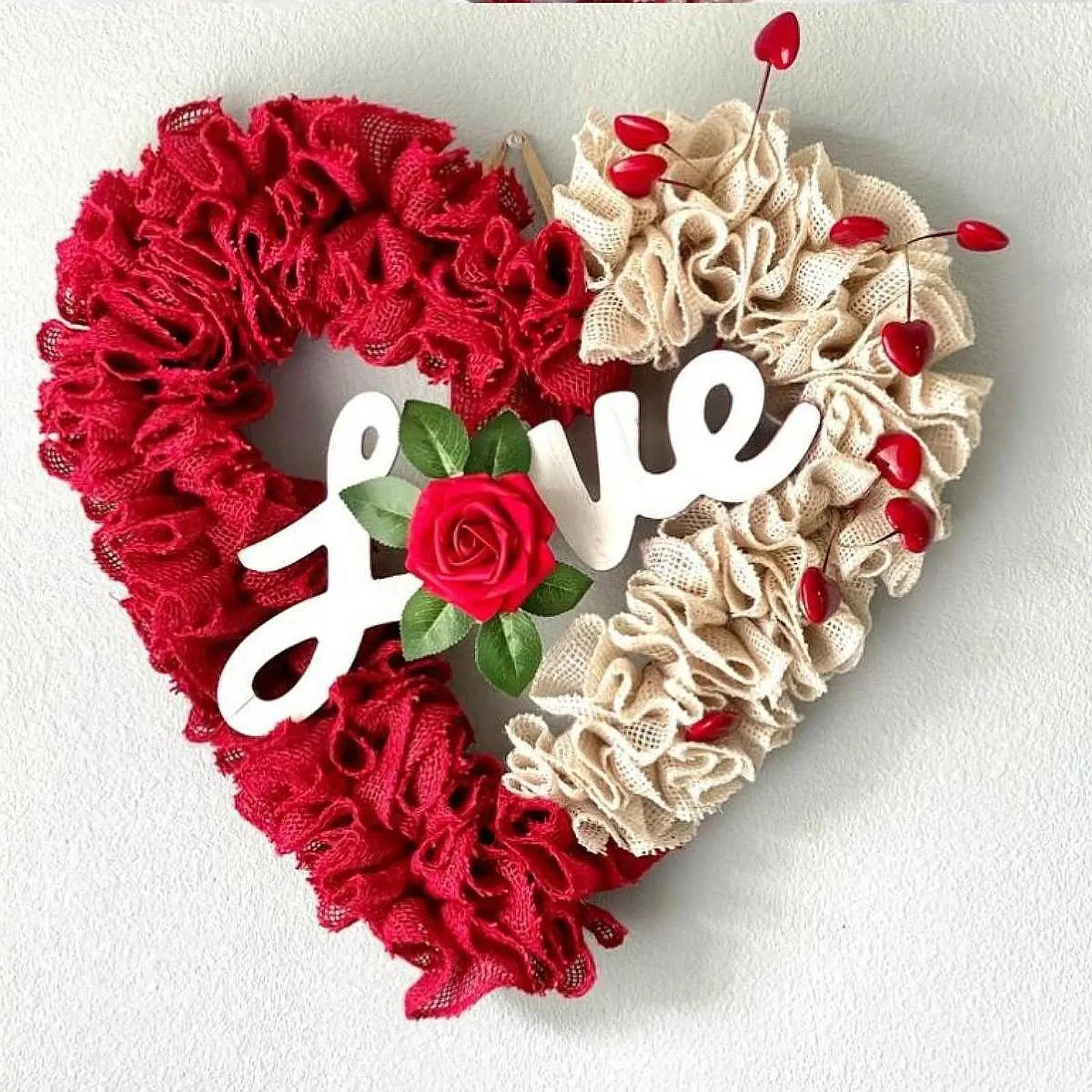 

Венок на День святого Валентина, украшение на день Святого Валентина для входной двери, 15,7 дюйма, декоративный знак любви, венок в форме сердца для декора сада