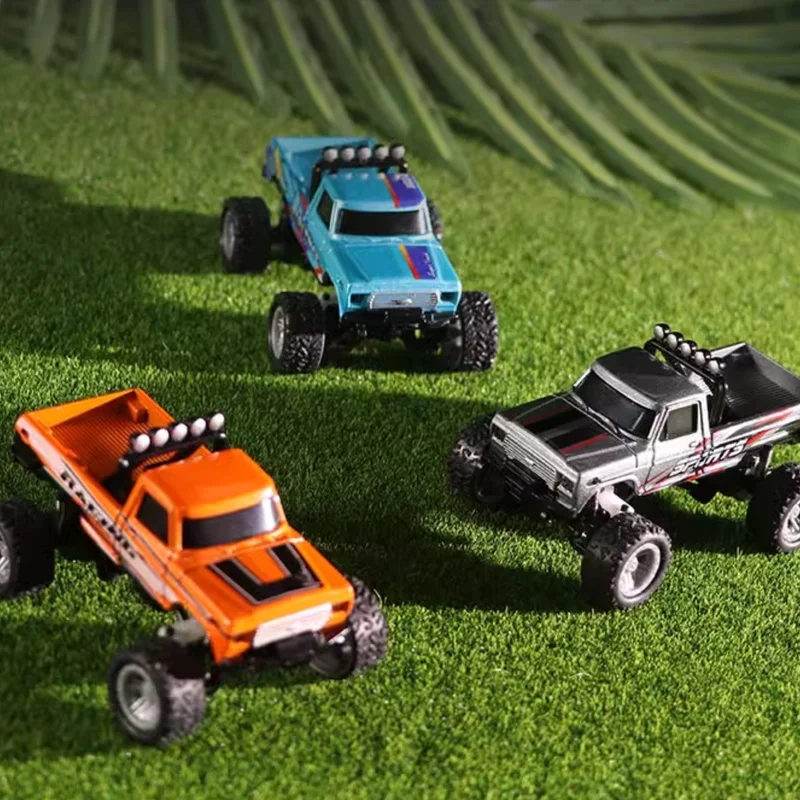 Nieuwe Echte Off-Road 1:64 Speed Mini Afstandsbediening Auto Legering Cool Uiterlijk Verlichting Schokabsorptie Kinderspeelgoed