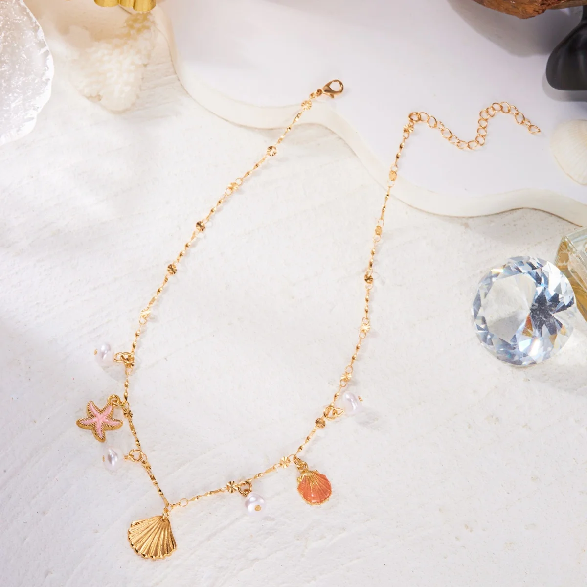 Sommerliche Halskette mit Imitationsperlen, Seestern- und Muschelanhänger für Damen und Herren, Bohemian Fischschwanz-Ozean-Strand-Choker, Urlaubs- und Party-Schmuck – Detail 14
