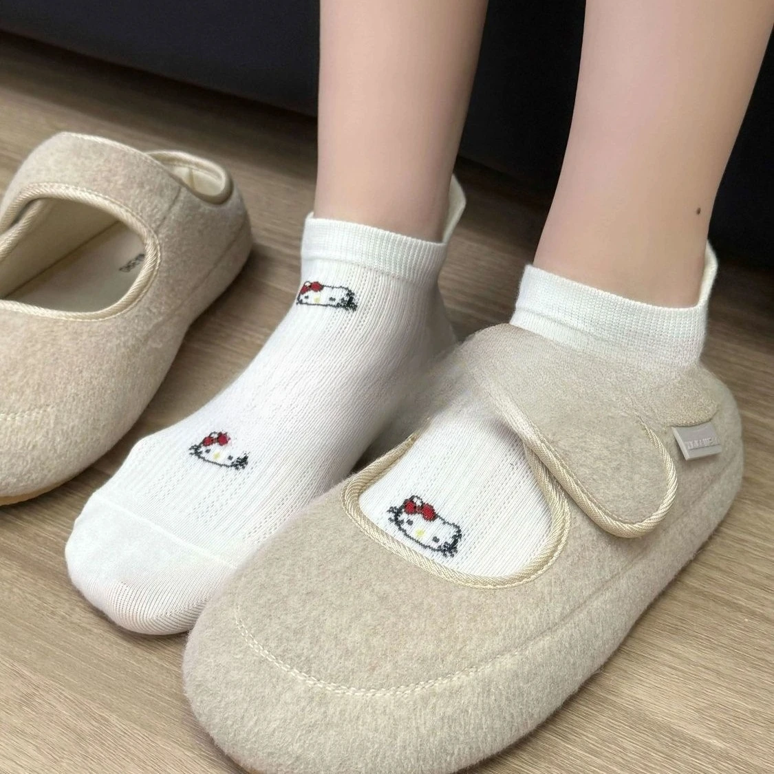 4 paia di simpatici calzini Cartoon Kitty da donna, calzini bassi in rete traspirante, calzini casual alla moda