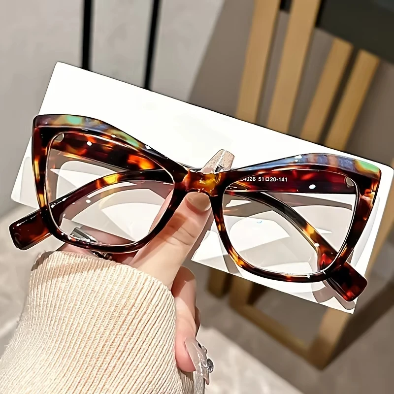 

Cute Cat-Eye Blue Light Blocking Glasses, Retro Tortoiseshell Design, Full-Rim PC Frame, Fashionable Computer Eyewear for Women
