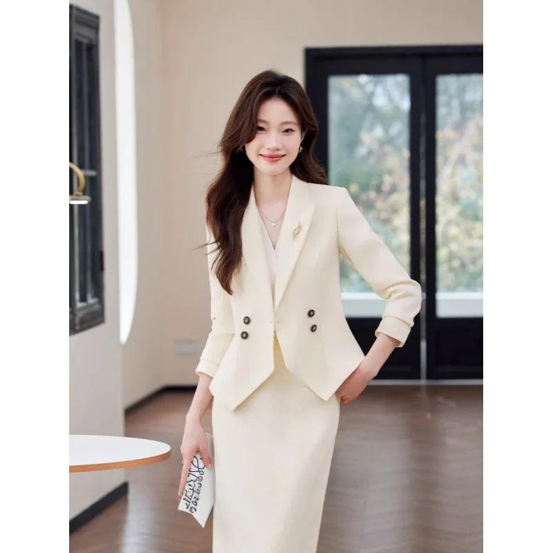 

Fashionable professional suit for women, high-end white suit, elegant goddess style professional attire, suitable for art candid