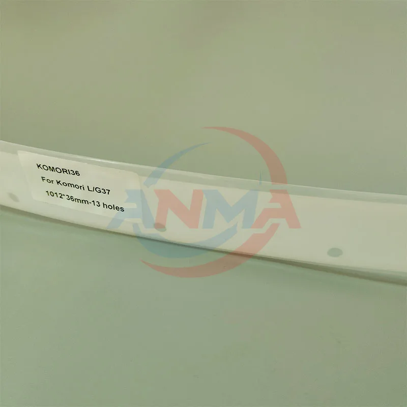 1 pieza Komori Wash Up Blade 1012X36X1,2mm con 13 agujeros para piezas de máquina de impresión Komori L/G37