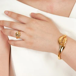 ENFASHION Bite Lip Open Ring Human Body Series For Women Anillos Mujer Gold Color Fashion Jewelry Rings Simple Office R234200