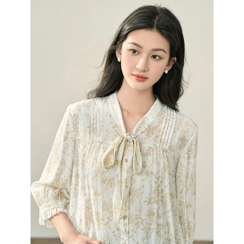 INMAN Women Blouse 2023 Autumn Three Quarter Sleeve Lace Up Neckline Loose Shirts Vintage Printed Pleated Texture Apricot Tops