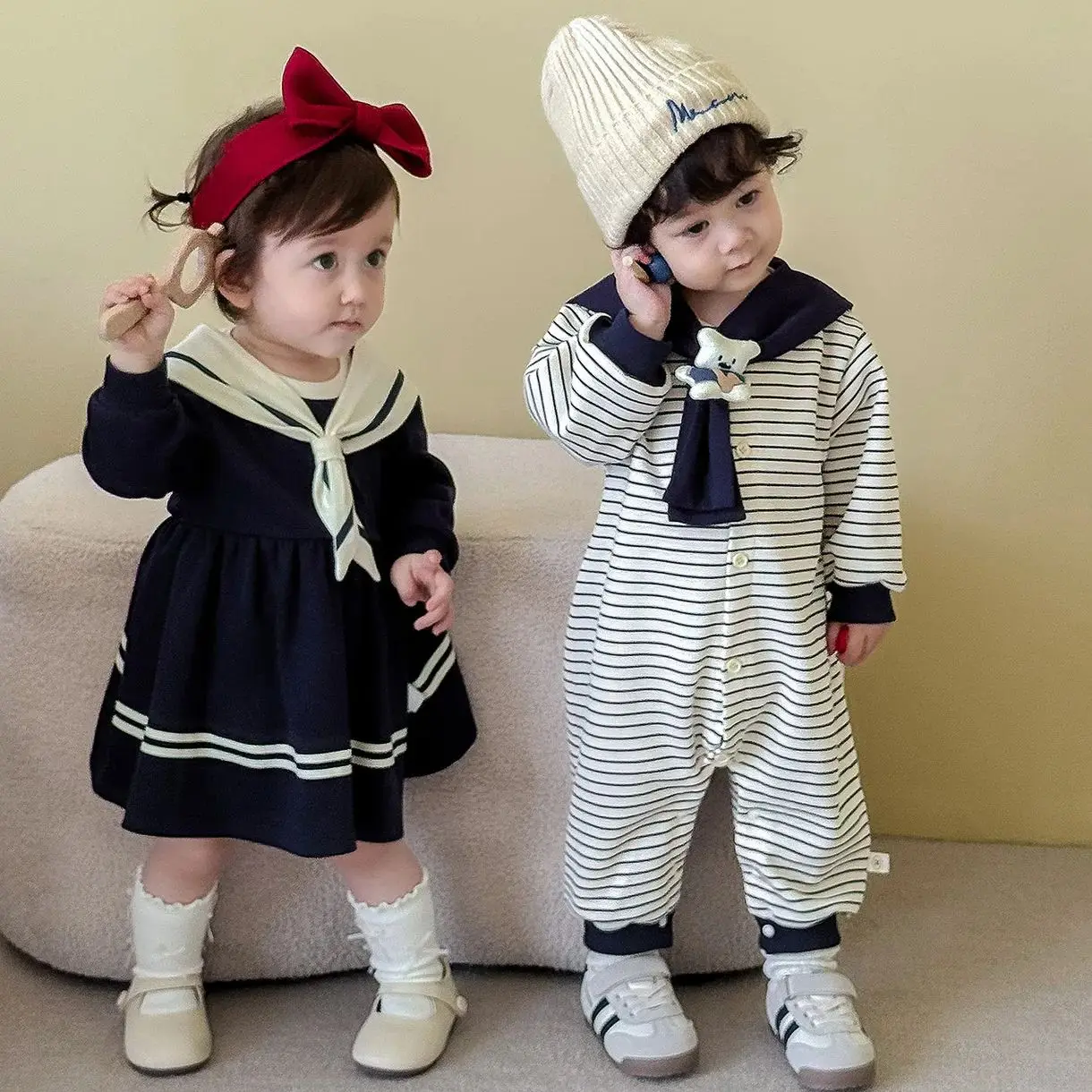 

Полосатые комбинезоны для маленьких мальчиков, осень 202, корейский стиль, матросский воротник, комбинезоны с длинными рукавами для маленьких мальчиков, цельная одежда для новорожденных