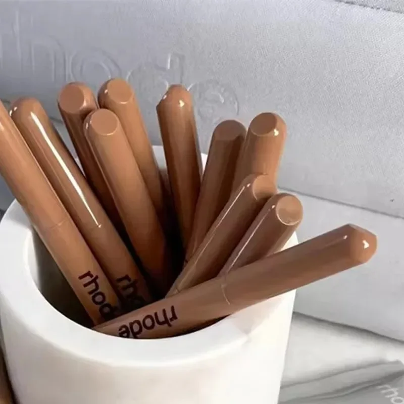 قلم شفاه جديد من منتج محدود، لون شفاه مرطب يدوم طويلاً، سهل الاستخدام، تأثير مكياج يدوم طويلاً مناسب للنساء