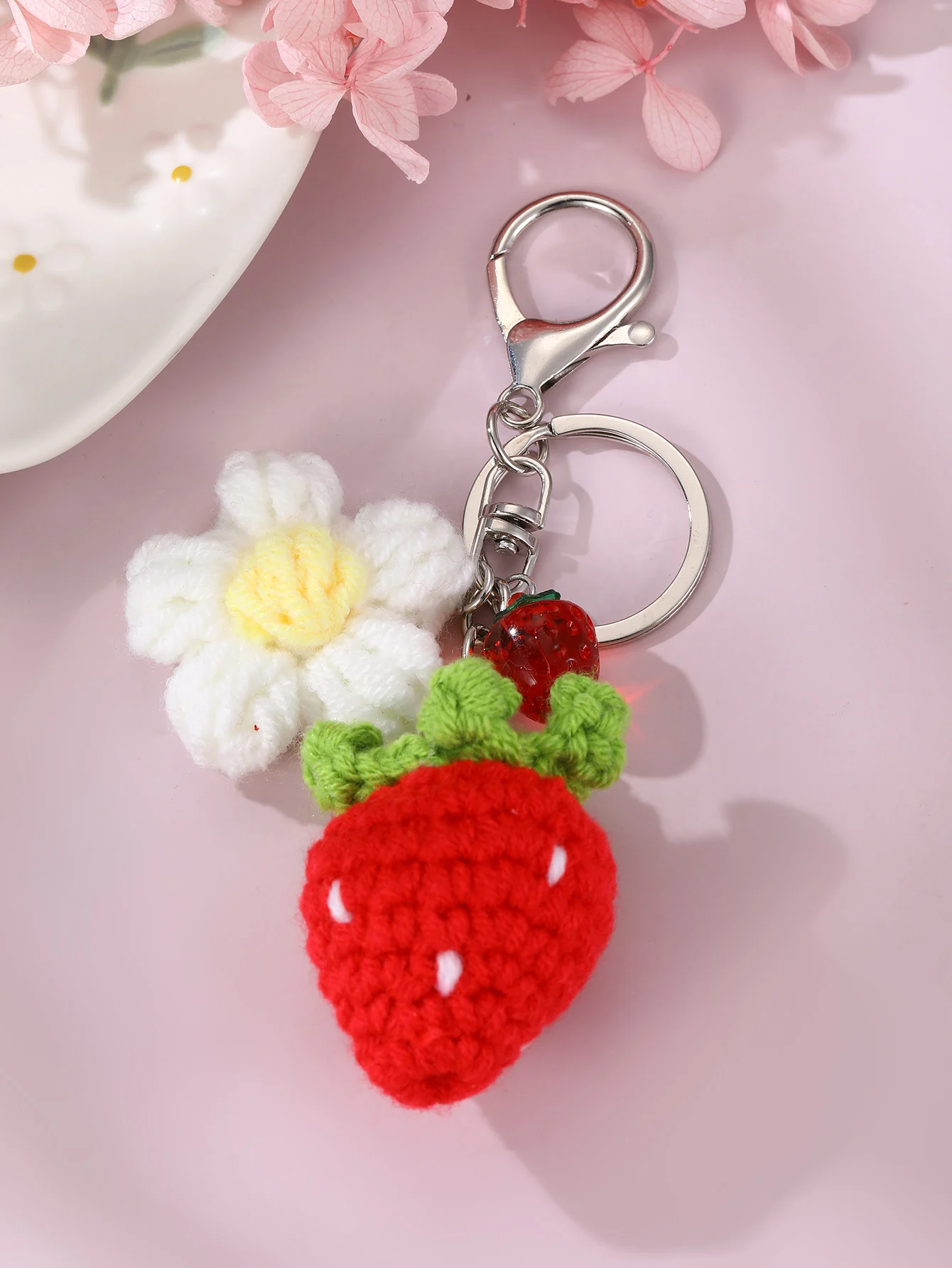 1 Piece Handmade Strawberry Flower Keychain, Fashionable and Cute, Suitable for Going and Coming, Working, Traveling, Parties