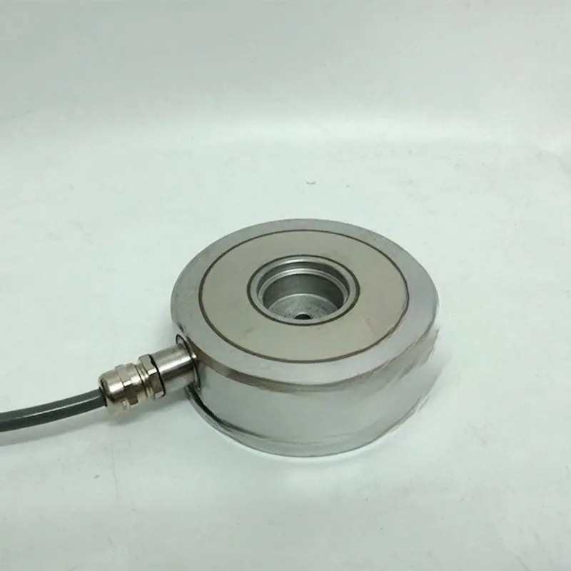 Weighing sensor truck scale
