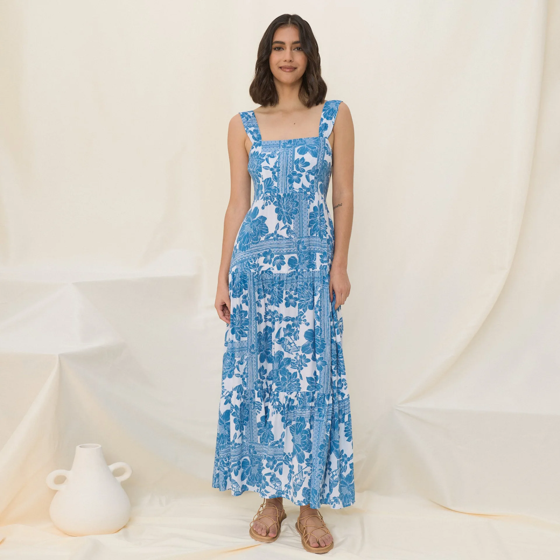 Elegancka sukienka damska w kwiaty, idealna na wakacje na plaży, dopasowana, streetwearowa, długa sukienka, letnia odzież damska 2023, sukienki bez rękawów z nadrukiem na wakacje.