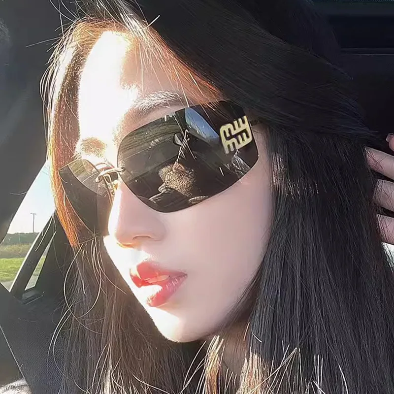 

Luxury Metal Women's Rimless Sunglasses Vintage High Quality Decorative Sunglasses Travel Beach Sunscreen Large Frame Sunglasses
