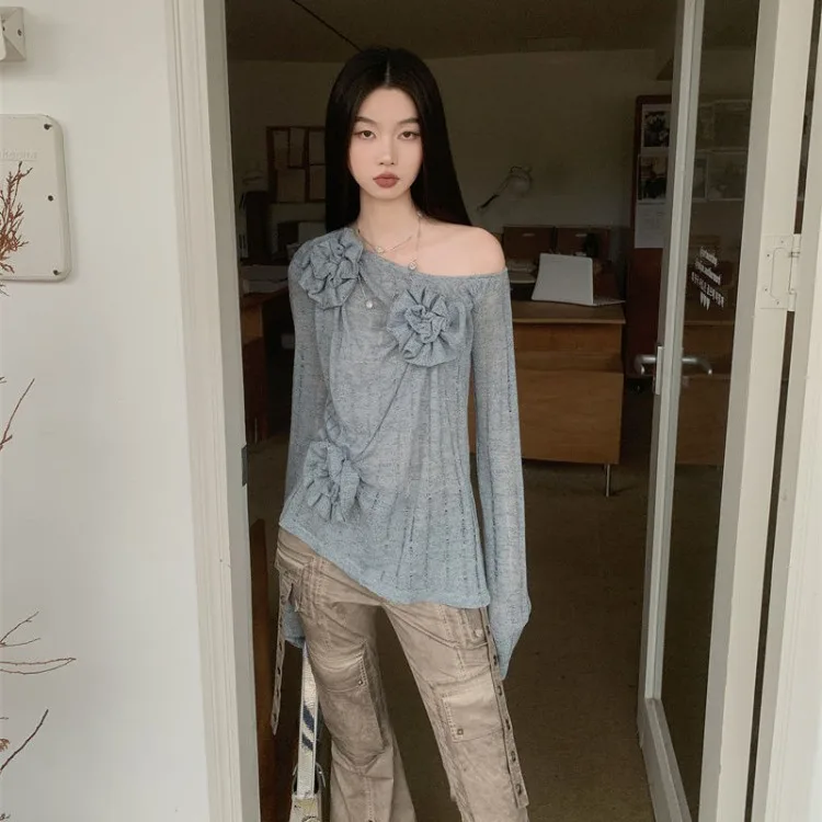 Korejepo Niche Design Bottoming Flower Decoration Pleated Lazy Off Shoulder Comfortable Knitted Top Autumn Shirt 2024 New Women