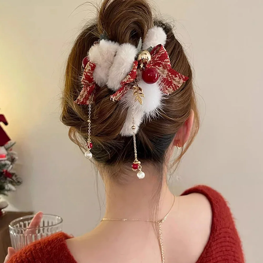 Christmas Plush Hair Clip for Women Elegant Winter Bow Hairpins Faux Fur Hair Claw Clips Girls Christmas Party Hair Accessories