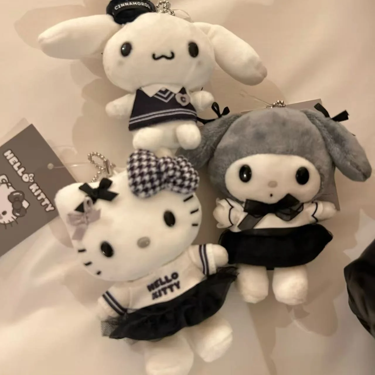 Sanrio Black White Impression Kitty cat Melody Retro Cinnamoroll Plush Cartoon Keychain Fashionable Bag Pendant Stuffed Toy