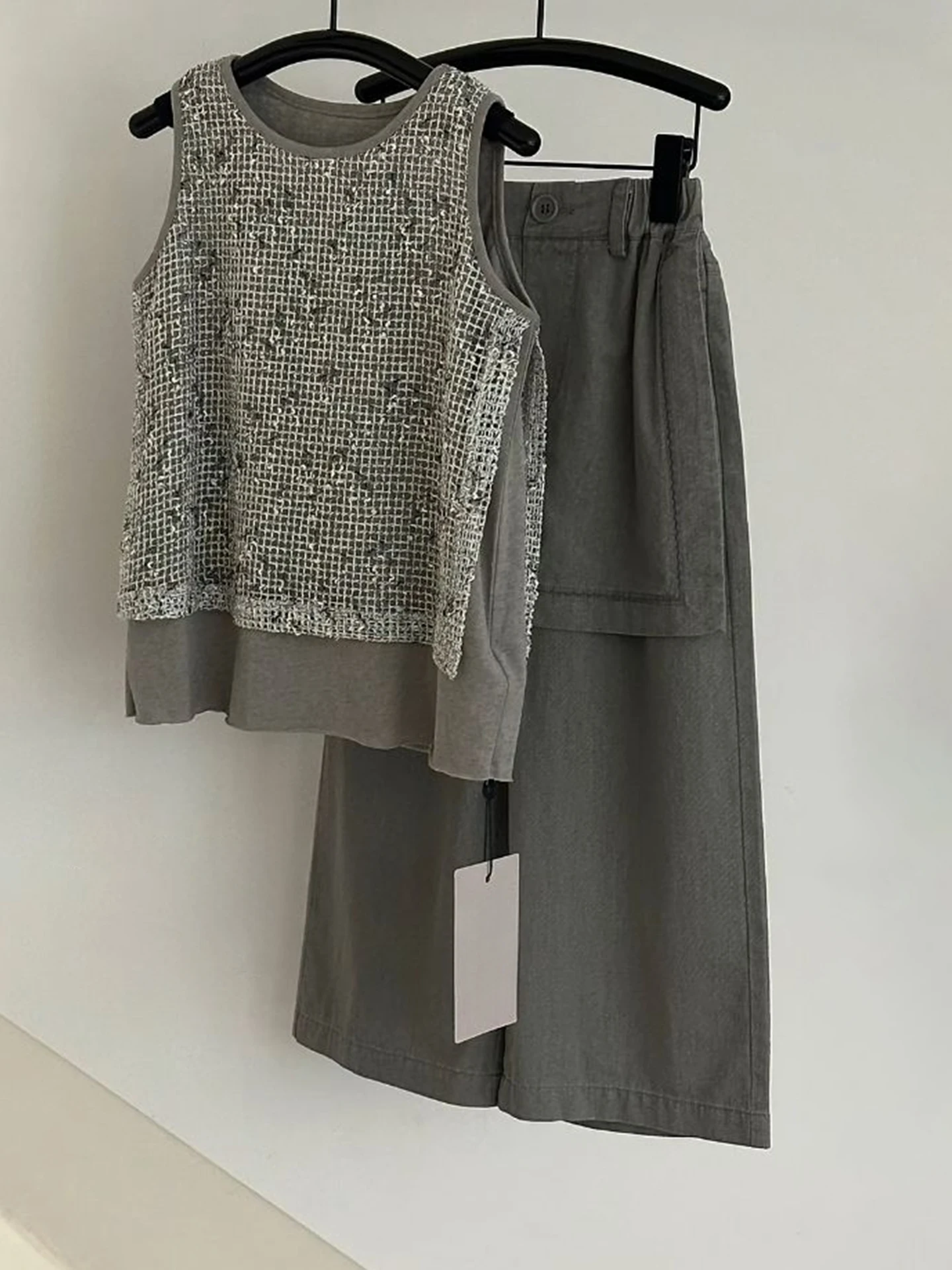 

Girls Casual Loose Two-Piece Set Summer Outfit Children's Clothing Unique Grey Vest And Long Pants Trendy Kids Ensemble