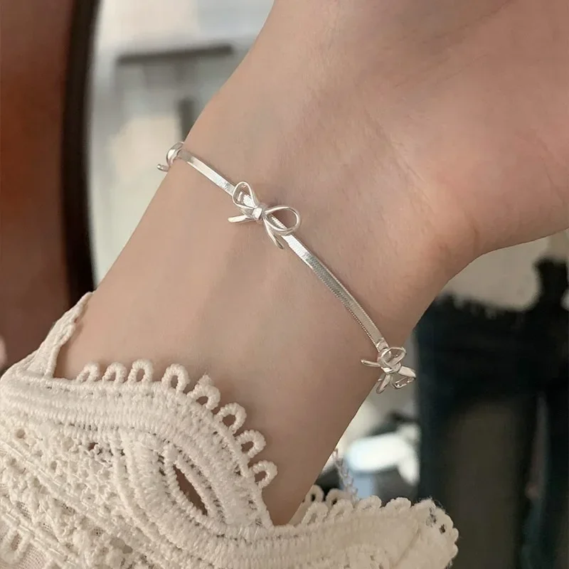 Fashion Sweet Bow Bracelets for Women Girls Sparkling Delicate Ribbon Bowknot Snake Bones Chain Bracelet Party Jewelry Gifts