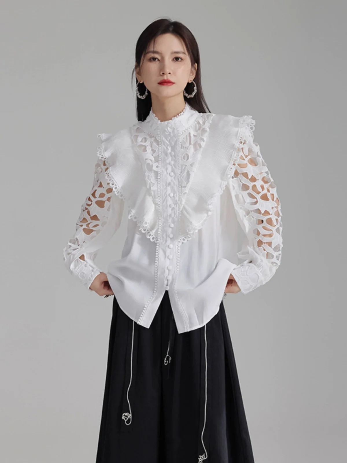 Hollow Out Holes Sleeve Women Blouse Palace Vintage Tops Ruffles Flounce Charming Shirts Lady Elegant Luxury Party Wedding Tops