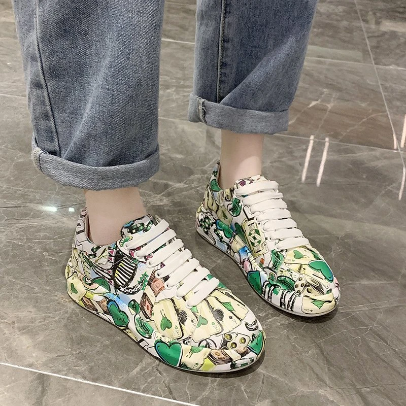 Women's Thick-soled Sneakers 2023 Fashion New Painted Graffiti Lace Up Sports Shoes Women Flat Pu Leather Ladies Running Shoes