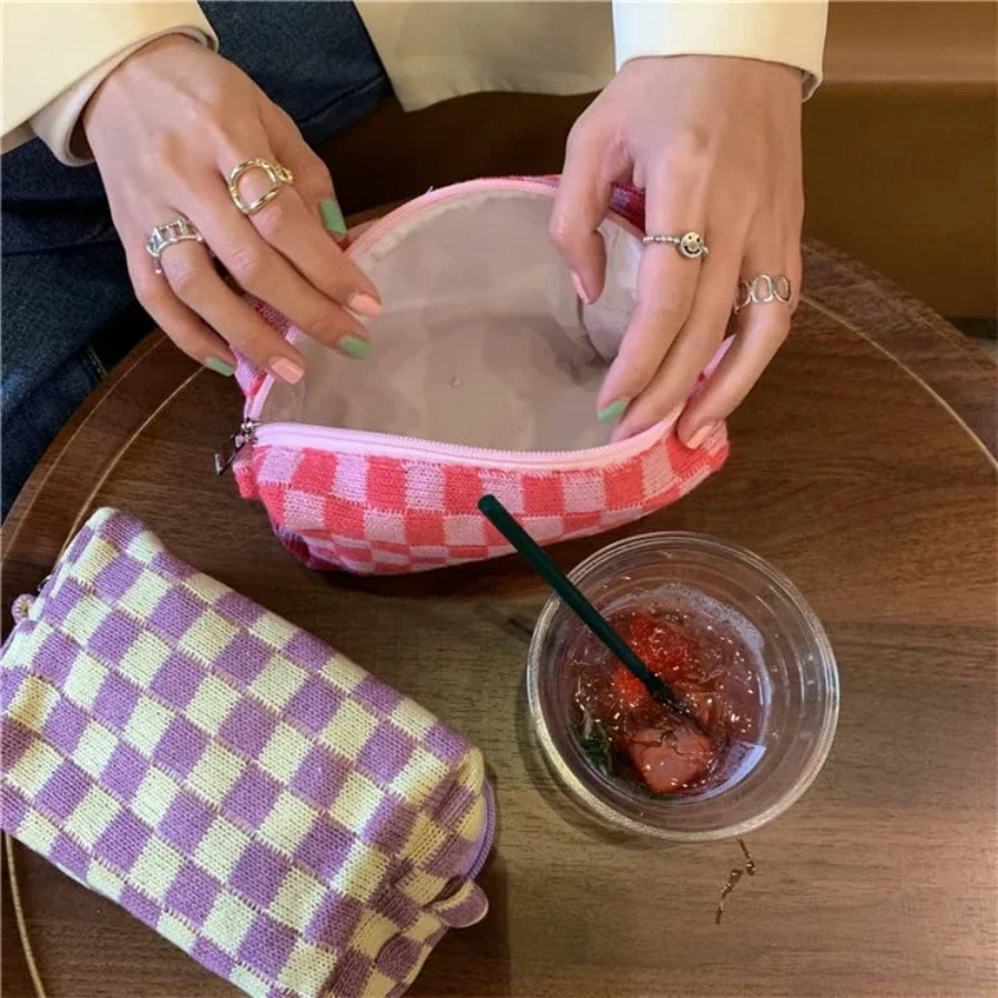 1 قطعة-شطرنج حقيبة مستحضرات التجميل محبوك أدوات الزينة حقيبة التخزين الملونة ماكياج الحقيبة المنظم متقلب نمط حقيبة مستحضرات التجميل السفر