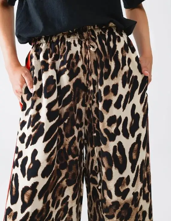 レディース レオパード柄 ワイドレッグパンツ レッドコントラストストライプ付き スタイリッシュ カジュアル ストレートレッグ ワイドレッグパンツ