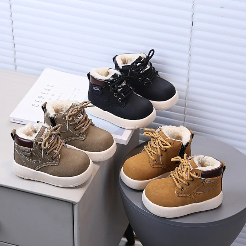 

Fashion Girls Boots 2025 Winter New Casual Child Flat Boots Korean Edition Girls Fashion Anti Slip Warm Versatile Short Boots