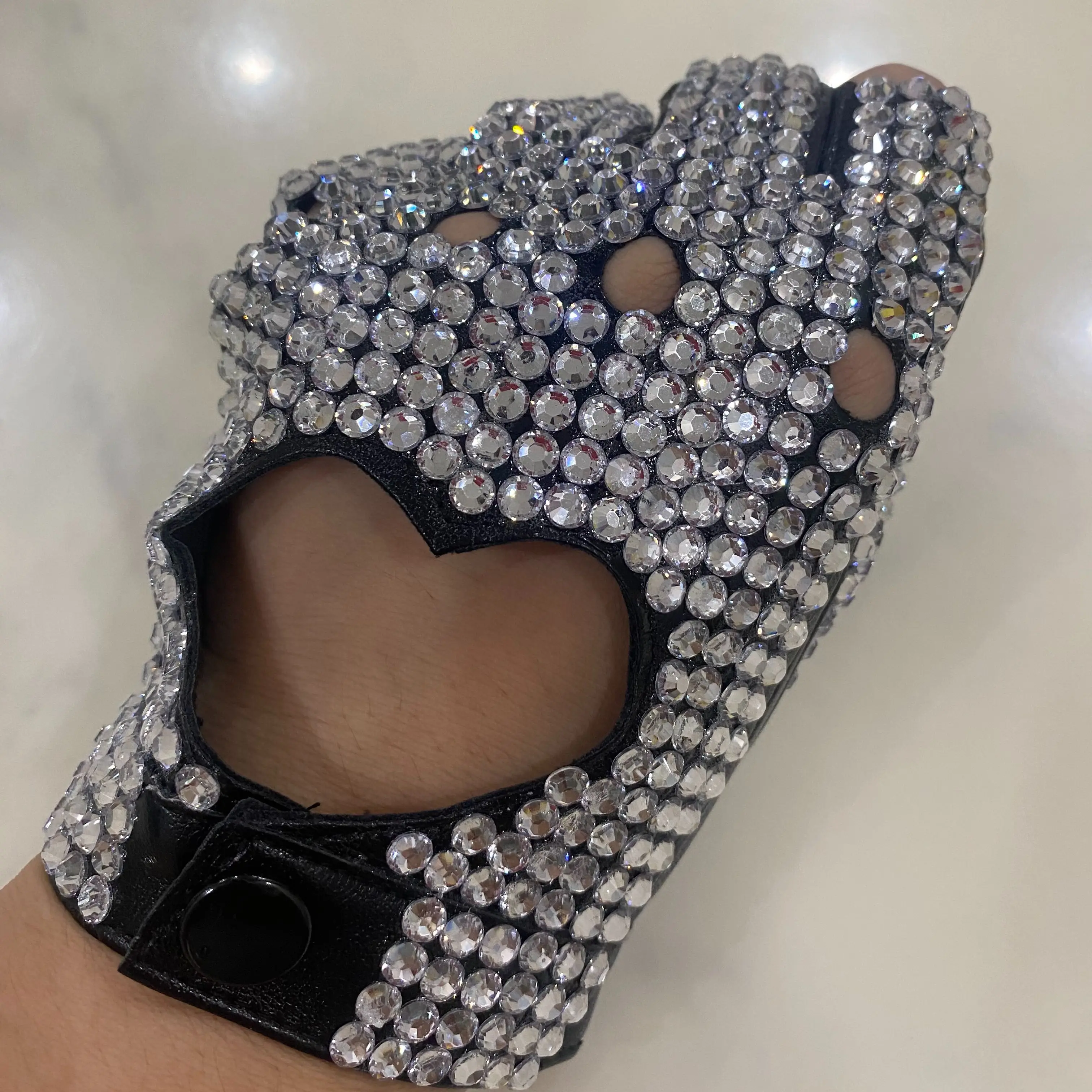 Moda damska pół palca faux PU skóra sexy bez palców serce wyciąć rękawiczki rhinestone lady hip-hop rękawice do tańca — zdjęcie 2