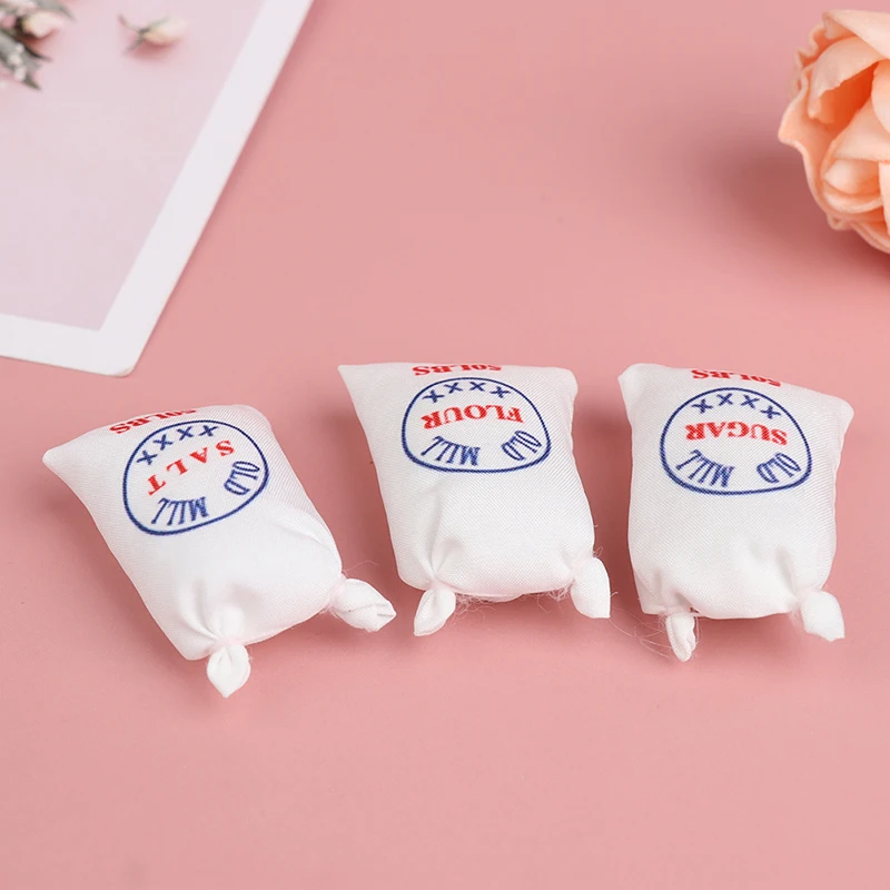 Nette Kreative 1:12 Puppenhaus Miniatur Mini Mehl Salz Zucker Tuch Tasche küche Lebensmittel Miniatur Zubehör Kinder Spielzeug 26*42mm
