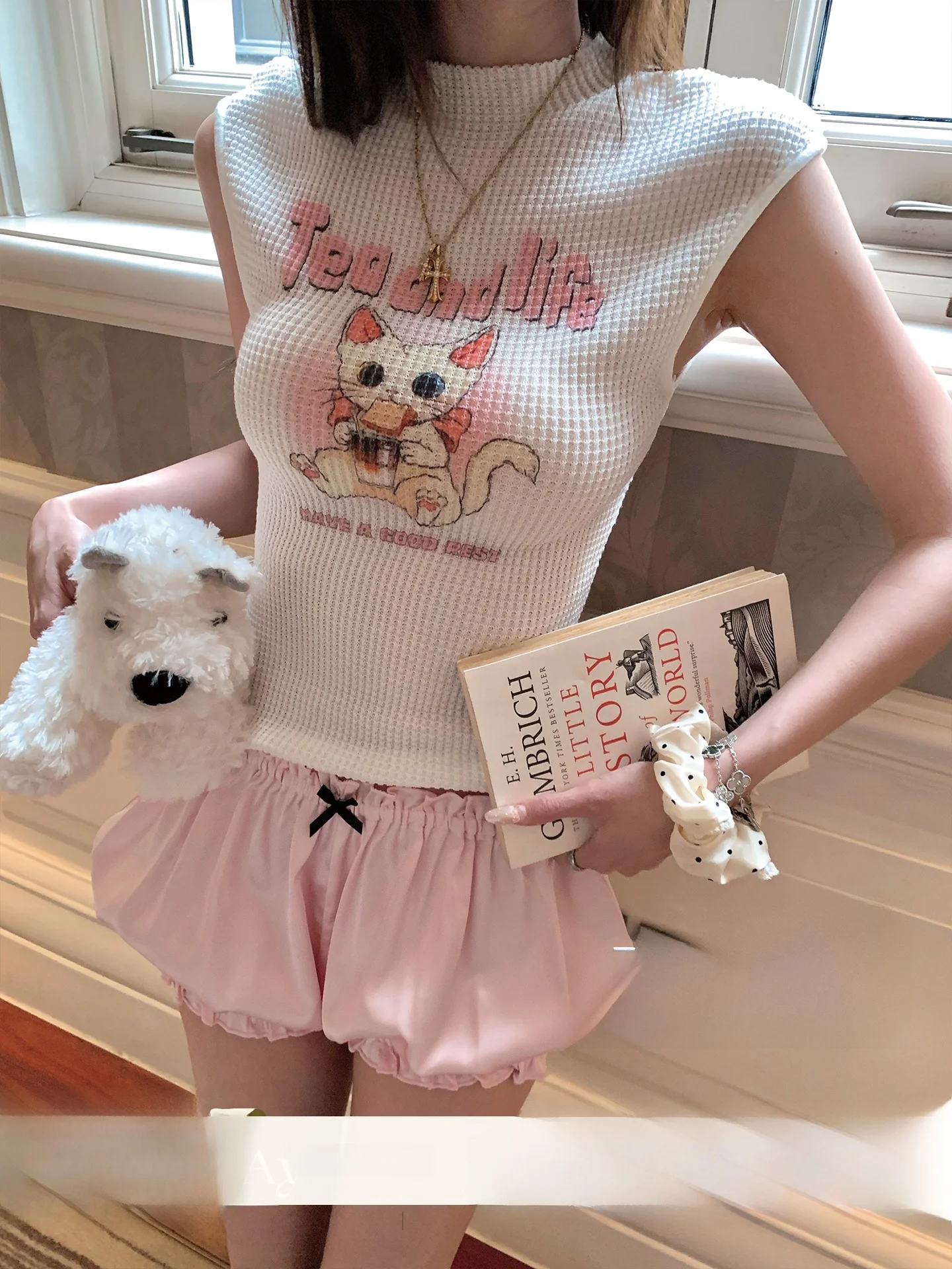 

Okaaay Summer Slim Fit Design Sense Sleeveless Top Women's Silk Wafer Grid Vest Cartoon Print Short Length Knitted S...