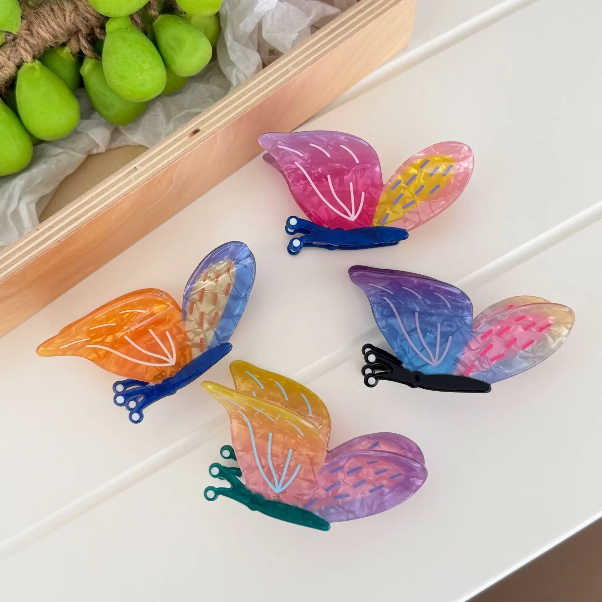 

Acetate Butterfly Shark Hair Claw Spliced Rhinestone Decor for Women Updo Back of Head Daily Versatile Headwear Hair Bows