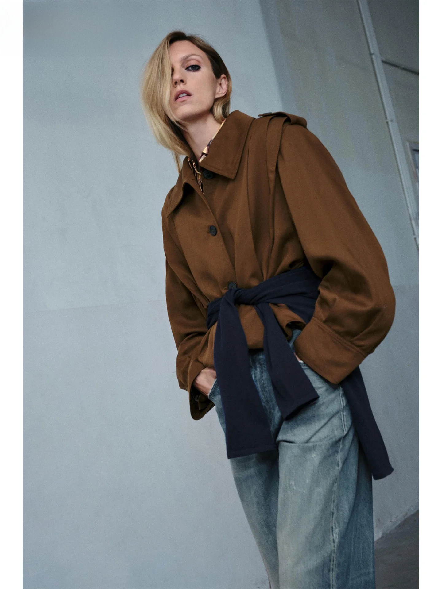 

ZAPRHA, осень 2023, женский универсальный тюре с плиссированным воротником и подушечками, универсальная верхняя одежда с откидным воротником 809427