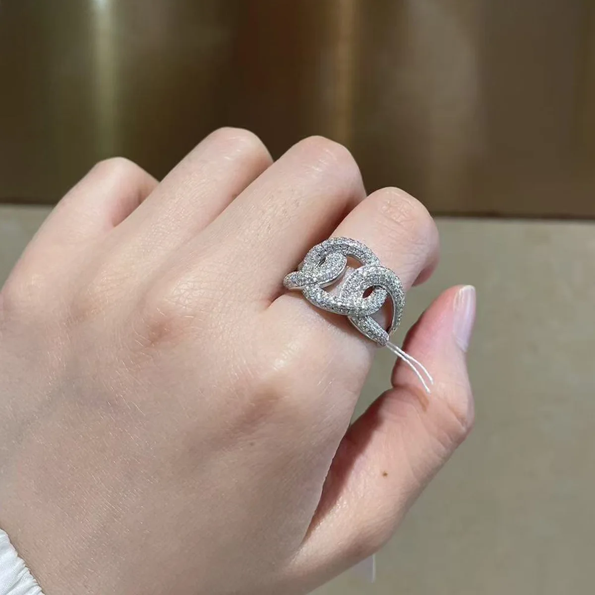 S925 Sterling Silver Ring, Round Cut, Inlaid, Interlocking Ring, Moissanite Ring, Original Geometric Shape, Jewelry Ring Suitable for Anniversary Parties and Special Occasions, gorgeous Ring