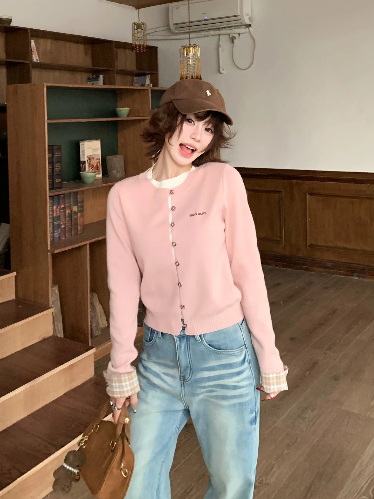 

Женский вязаный топ с эффектом двухслойности в клетку и пэчворк, осенне-зимний, в нежных цветах, с капюшоном, в корейском стиле, прямого кроя, удлиненный.