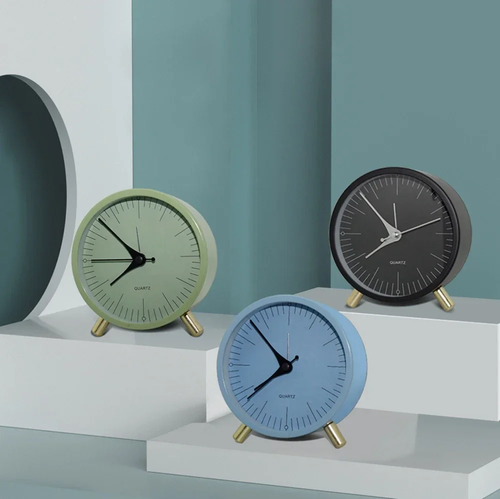 

New European Quartz Alarm Clock Simple Silent Children's Ornament Bedroom Desktop Round Creative Student Pointer Table Clock