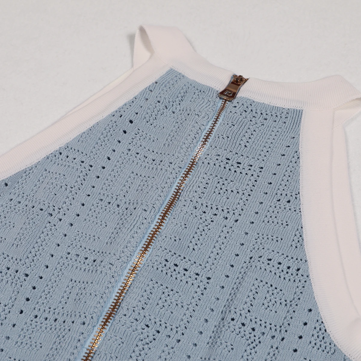 الربيع والصيف المرأة العصرية الجديدة محبوك عشرة آلاف شخصية نمط الإجتماعي زر جولة الرقبة فستان بلا أكمام