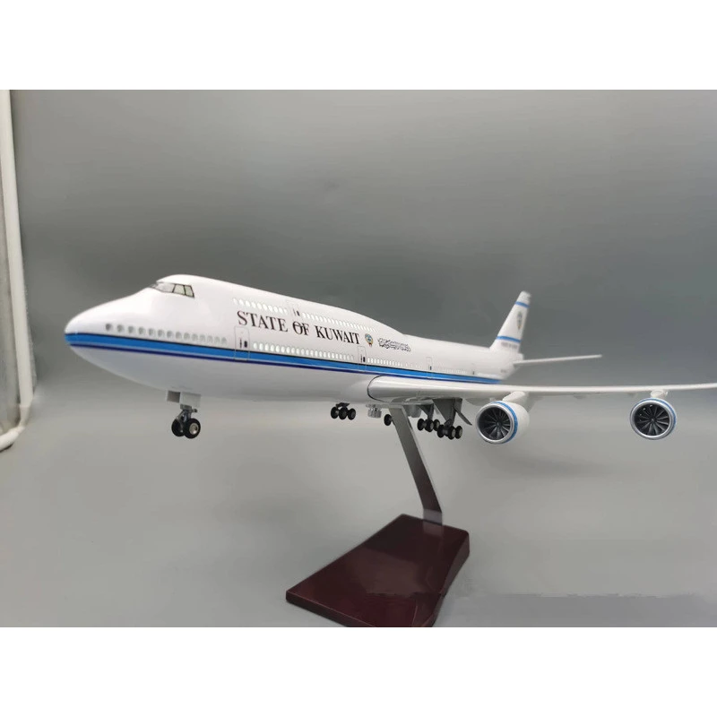 1/150 Scale Model State Of Kuwait Airways B747-8 Airplane Toys Airline With Light Resin Plane Collection Display Decoration Gift