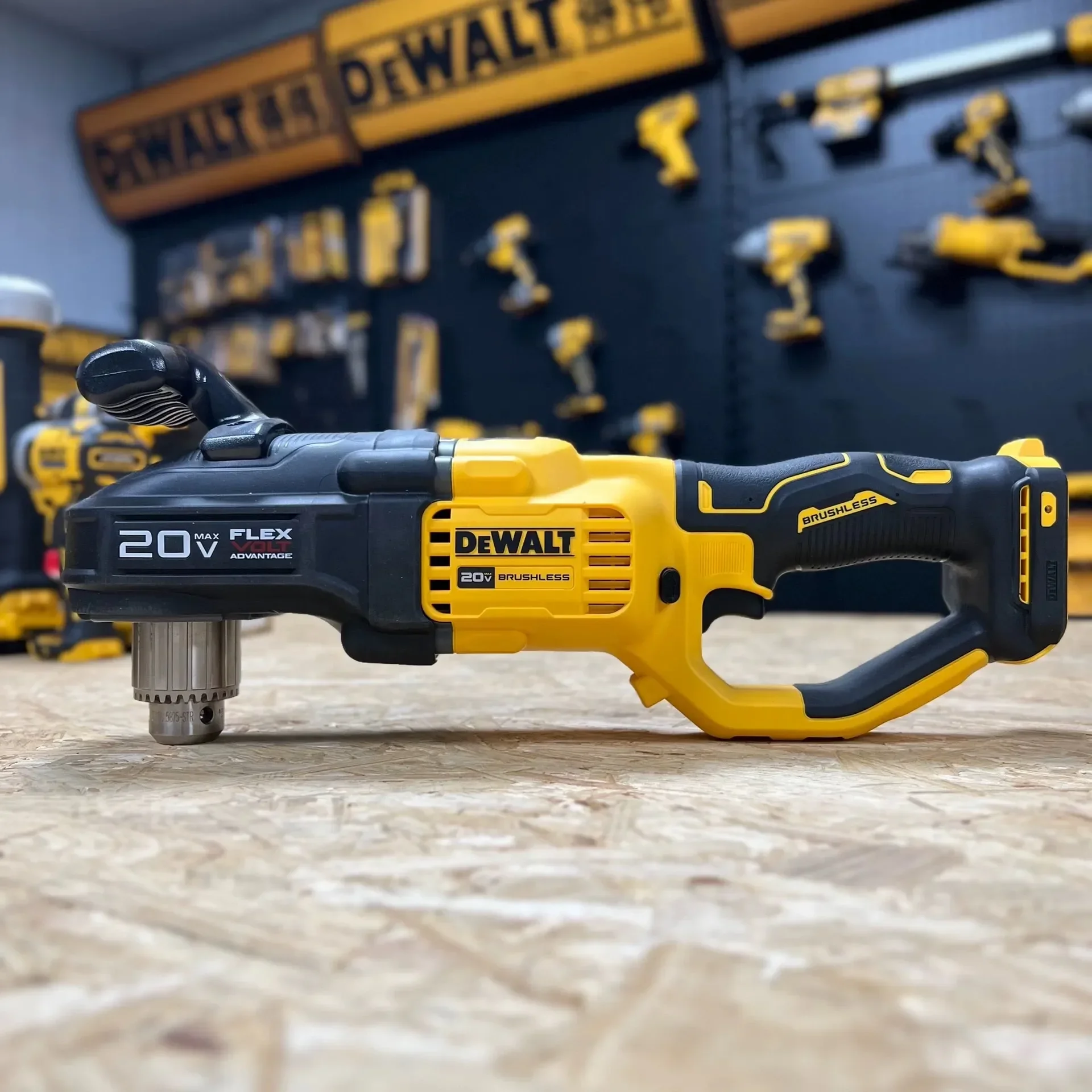 

DEWALT DCD444N XR FlexVolt преимущества винты и соединительные сверла 18 в неизолированный Металл DEWDCD444 б/у металлический станок