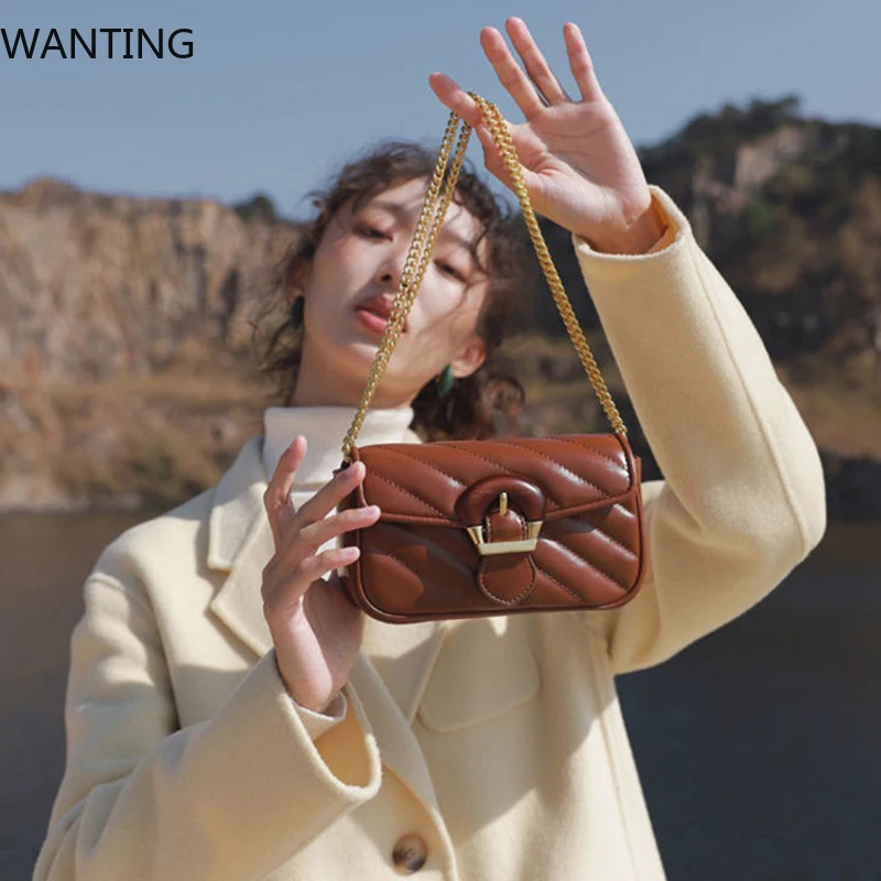 حقائب كتف نسائية فاخرة مصممة للنساء حقيبة كروس بسلسلة موضة صغيرة من جلد البولي يوريثان حقيبة يد نسائية محفظة ساعي البريد للفتيات