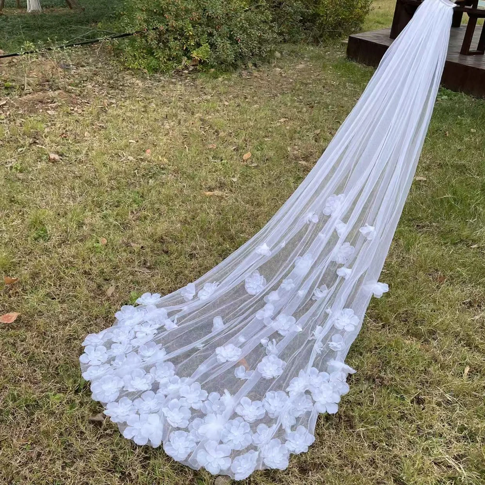 

3D Flowers Wedding Veil Bridal Veils 1T Elegant Bride Veil With Comb Customized