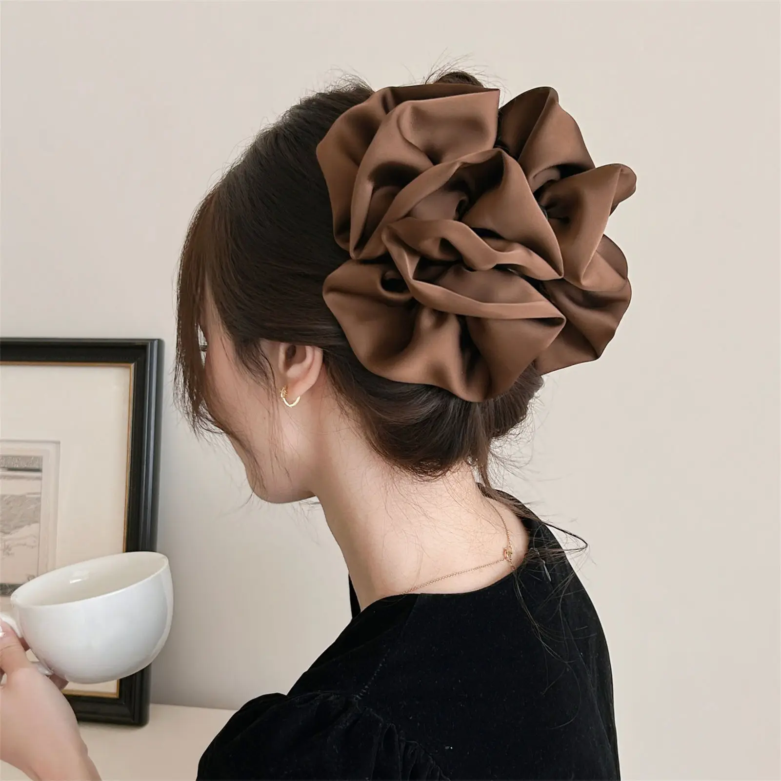 Elegant Korean Style Long Hair Satin Cloud Bubble Shark Claw Clip Bubble Hair Claw Ponytail Holder Hair Clip Fashion Hairpin