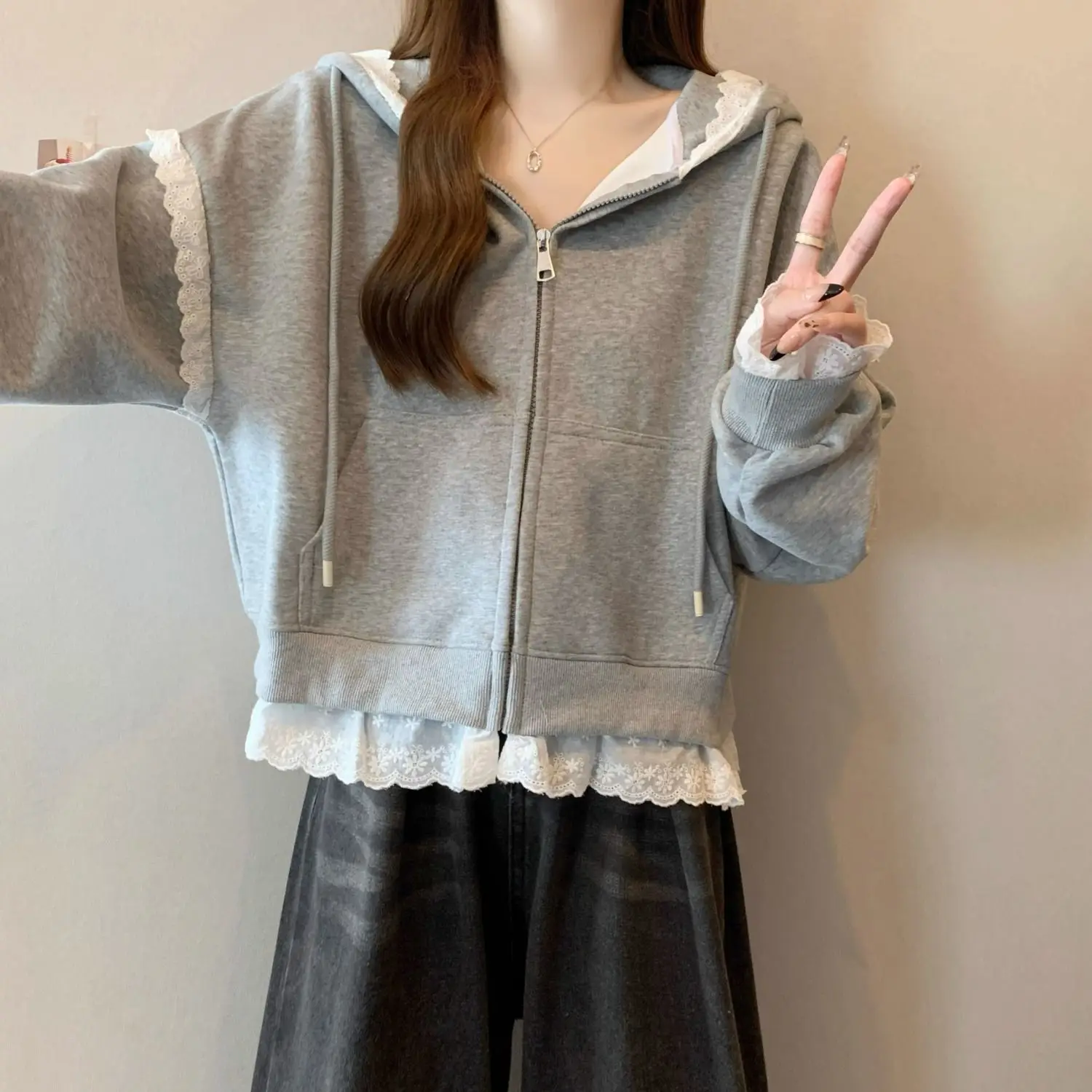 Cappotto in felpa con cappuccio in pizzo dolce impiombato per donna in autunno e inverno Nuovo cardigan slim