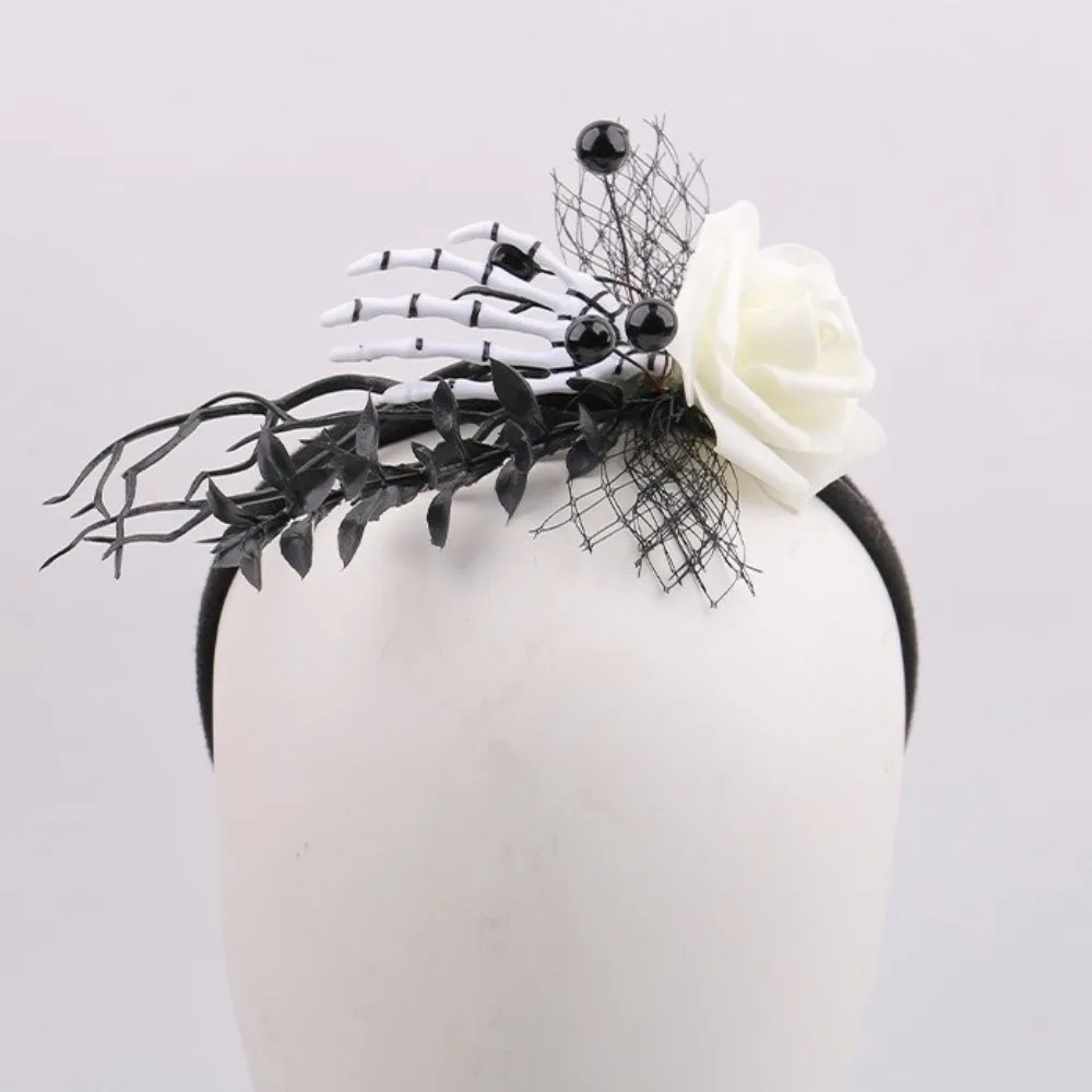 Divertida diadema de flores rosas para Halloween, aro para el pelo con calavera y rama de murciélago, corona de flores antideslizante gótica para Halloween, recuerdos de fiesta