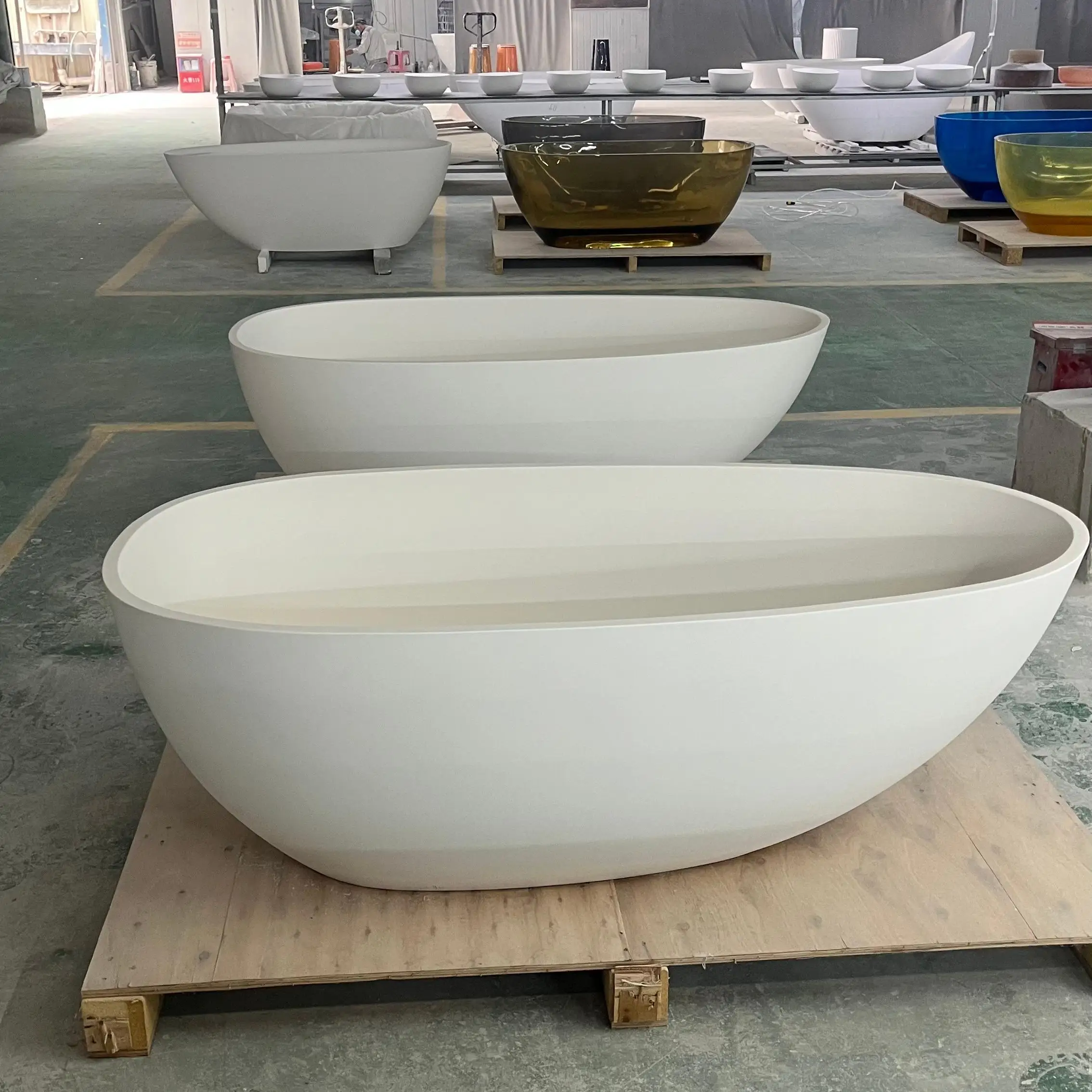 Luxury Eco-Friendly Matte White Solid Surface Freestanding Oval Modern Soaking Artificial Stone Resin Whirlpool Bathtub Indoor