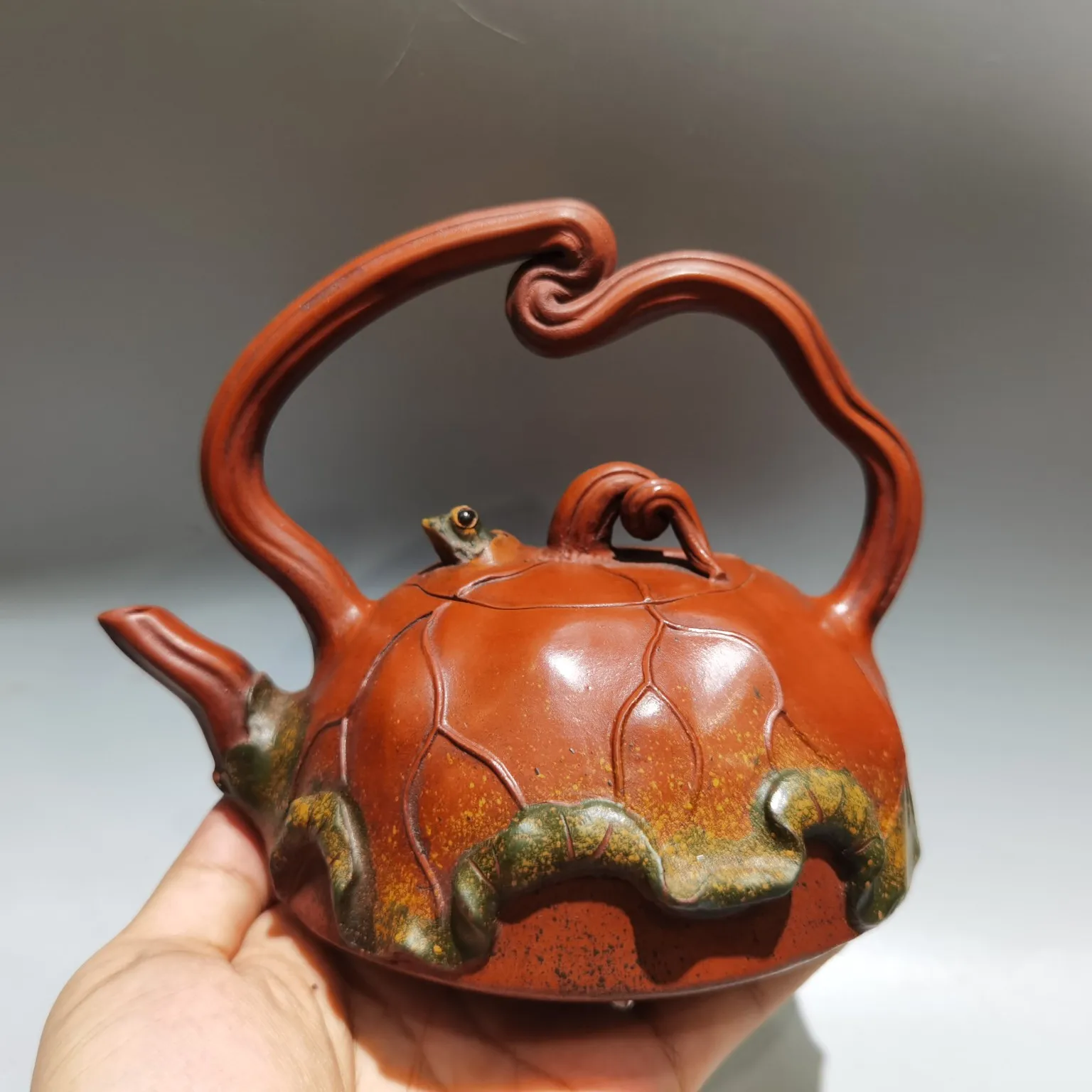 Yixing Purple Clay Pot Lotus leaf handle teapot Frog Statue Lotus Base Pot Kettle Teapot Flagon