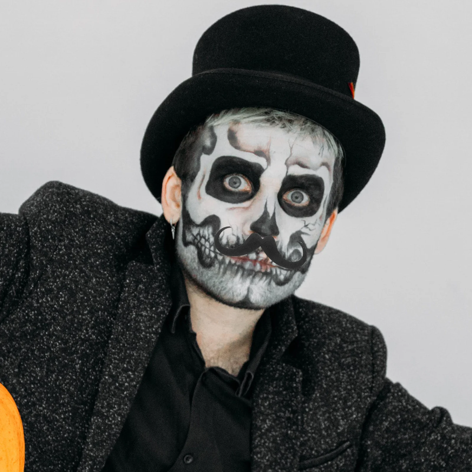 Realistische nep-snor voor volwassen mannen Gemakkelijk te dragen Comfortabele pasvorm Valse baard voor Halloween Party Kostuum Decoratie Props